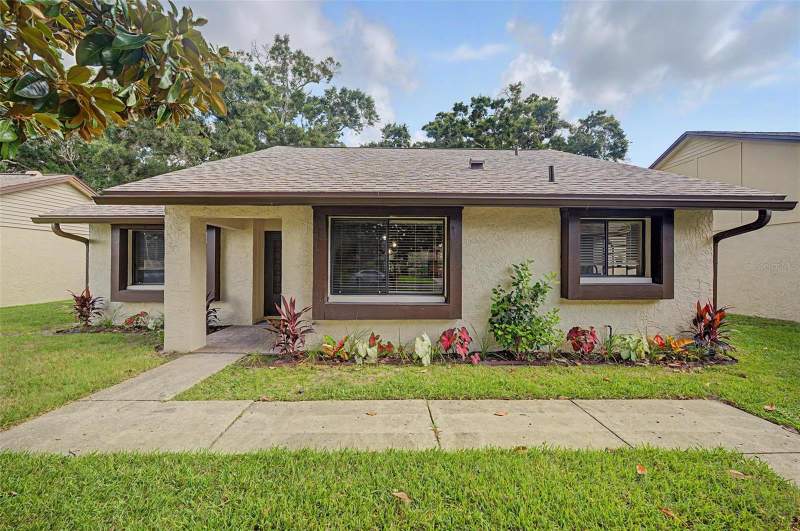 2 bedroom Single Family Residence at 2218 Bay Berry Lane, Village On The Green, Clearwater — photo 2