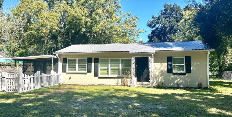 706 MULBERRY STREET home for sale in Fruitland Park