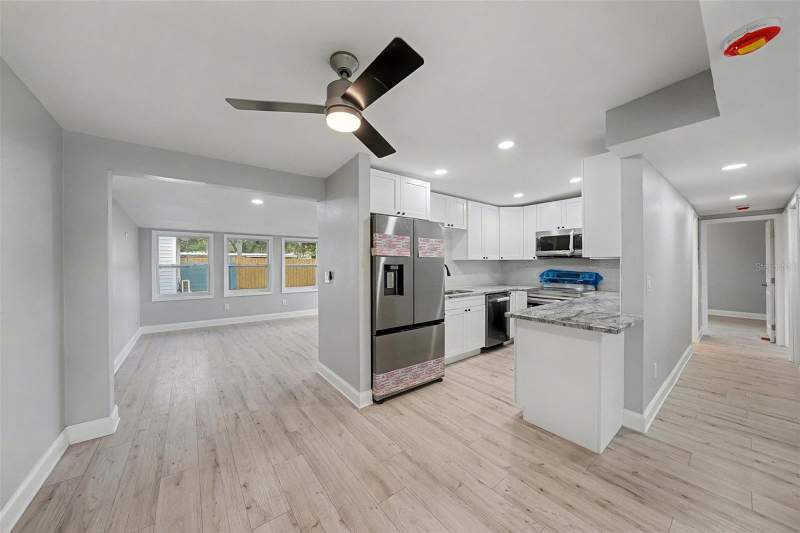 4 bedroom Single Family Residence at 2162 Barcelona Drive, Sunset Gardens, Clearwater — photo 4