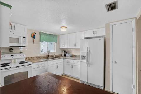 5883 Garden Lane #H1, Bradenton FL - photo 11 of 30