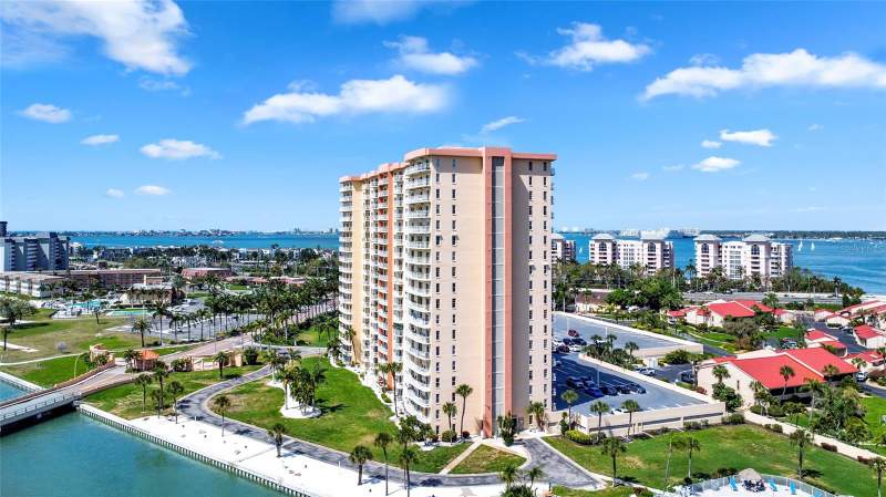 2 bedroom Condominium at 4900 Brittany Drive #301, Bayway Isles Point Brittany Six, St Petersburg — photo 5