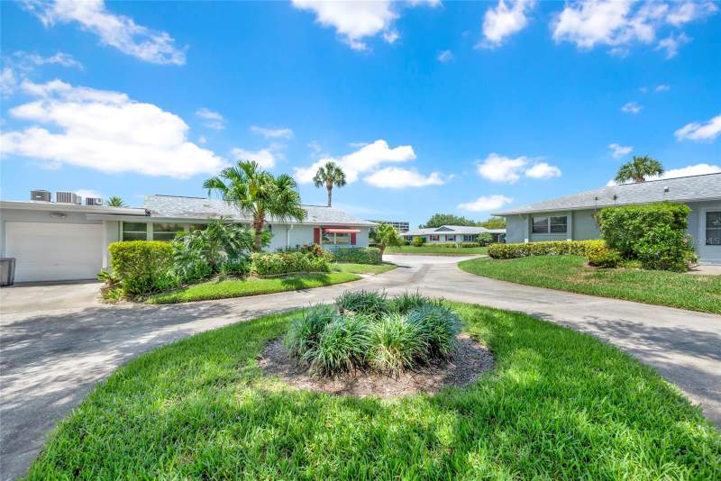 2 bedroom Condominium at 1608 Whitebridge Drive #B, Highland Lakes Condo 1 Bldg 4 Apt B, Palm Harbor — photo 5