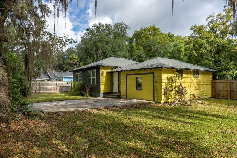 3 bedroom Single Family Residence at 1334 NE 1st Avenue, New Gainesville Rep, Gainesville — photo 2
