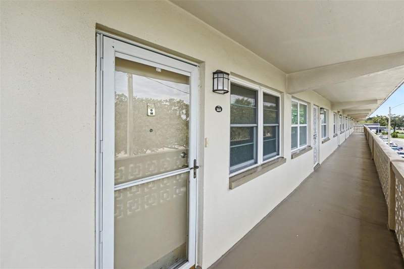 1 bedroom Condominium at 951 79th Avenue #Apt 322, Gateway Square Apts, St Petersburg — photo 3