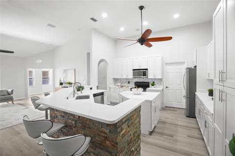21019 Sunpoint Way Way ##201, Lutz FL - photo 6 of 6