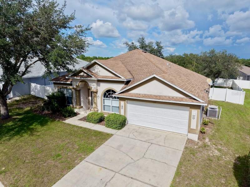 4 bedroom Single Family Residence at 5683 Brackenwood Drive, Sterling Hill Ph 1B, Spring Hill — photo 2
