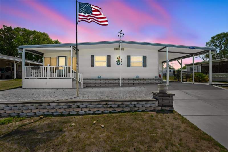 2 bedroom Mobile Home at 8979 Highpoint Boulevard, High Point Mh Sub, Brooksville — photo 3