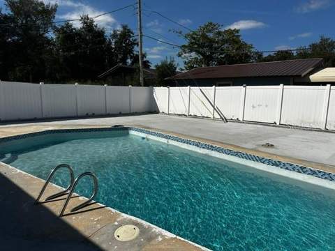 156 Pinecrest Dr, Sanford FL - photo 7 of 24
