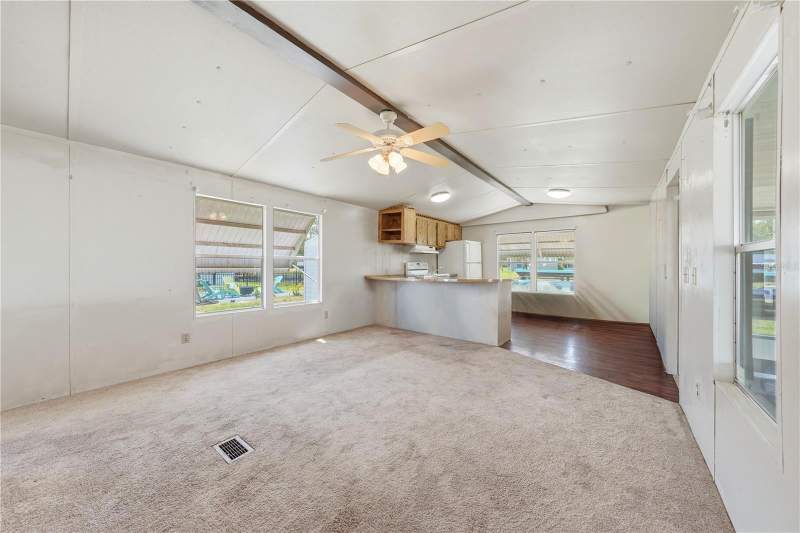2 bedroom Manufactured Home at 30107 Green Bay Drive, Wisconsin Michigan Shores, Tavares — photo 5