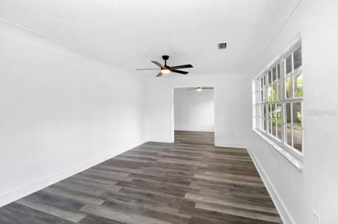 12113 Midlake Drive, Tampa FL - photo 14 of 43