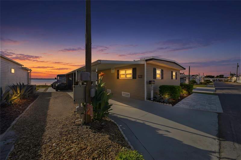 2 bedroom Mobile Home at 527 Sinclair Circle, Tavares Tavares, Tavares — photo 2