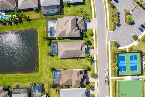 4719 Winsome Way, Lakewood Ranch FL - photo 13 of 84
