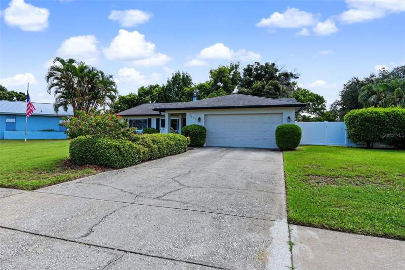 4 bedroom Single Family Residence at 9777 119TH WAY, SEMINOLE GROVE ESTATES WEST ADD, SEMINOLE — photo 3