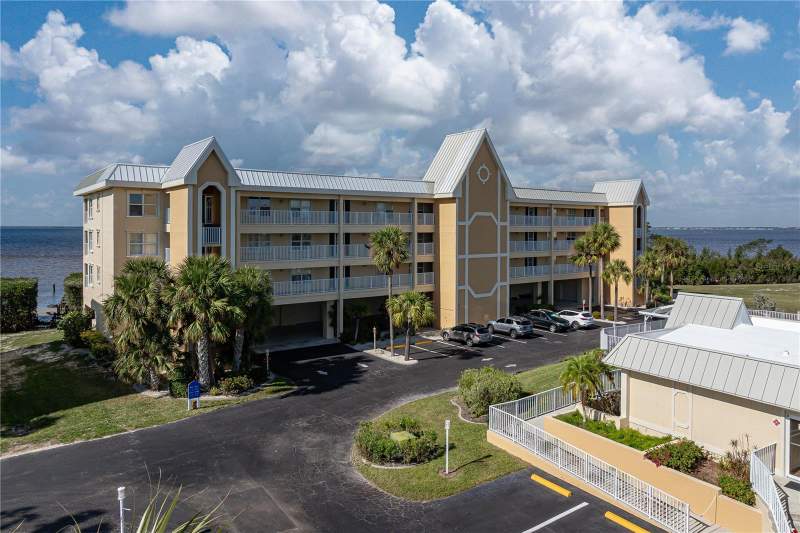 3 bedroom Condominium at 101 N Marion Court #221, Points West Ph 02 Bldg 02, Punta Gorda — photo 4