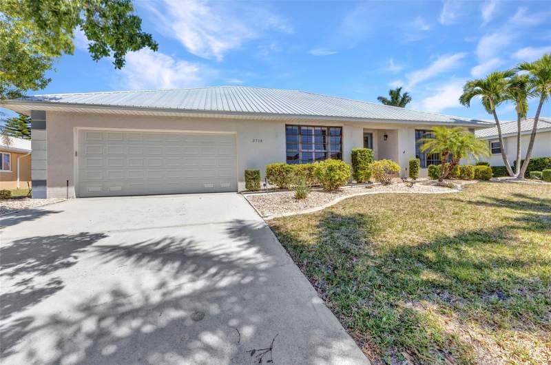 3 bedroom Single Family Residence at 2718 Saint Thomas Drive, Punta Gorda Isles Sec 12, Punta Gorda — photo 3
