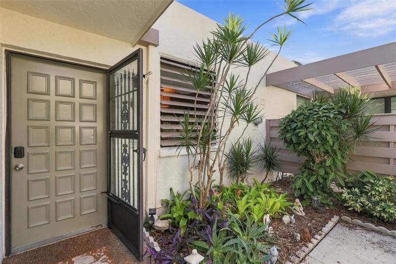 3 bedroom Condominium at 820 Oak Drive #820, Wildewood Spgs Stage 7D Of Oakview, Bradenton — photo 2