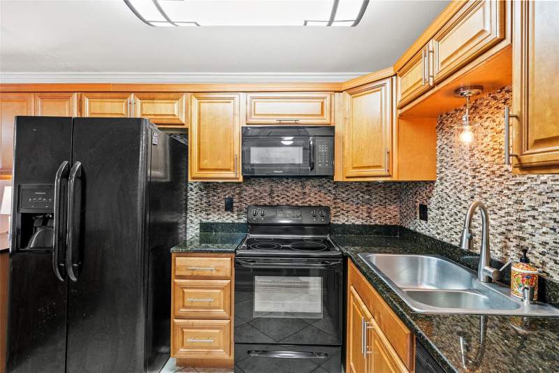 1 bedroom Condominium at 1860 Massachusetts Avenue #206, Regency Condo The, St Petersburg — photo 5
