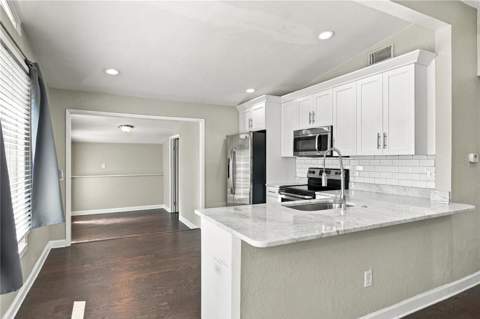 7301 51st Avenue, St Petersburg FL - photo 10 of 44