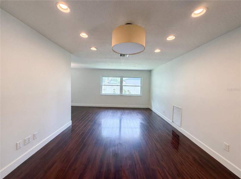 4 bedroom Single Family Residence at 13804 Candidate Place, North Pointe Unit III, Tampa — photo 3