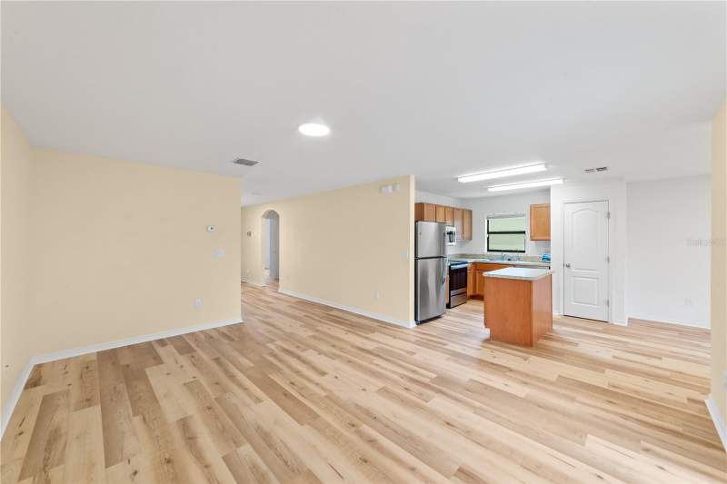 3 bedroom Single Family Residence at 621 Chatham Walk Drive, Wynnmere West Ph 1 41 Block 4, Ruskin — photo 4