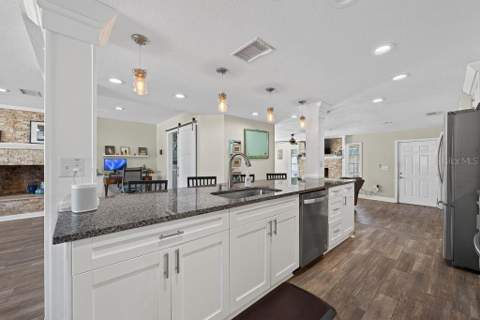 4710 W Trilby Avenue, Tampa FL - photo 15 of 65