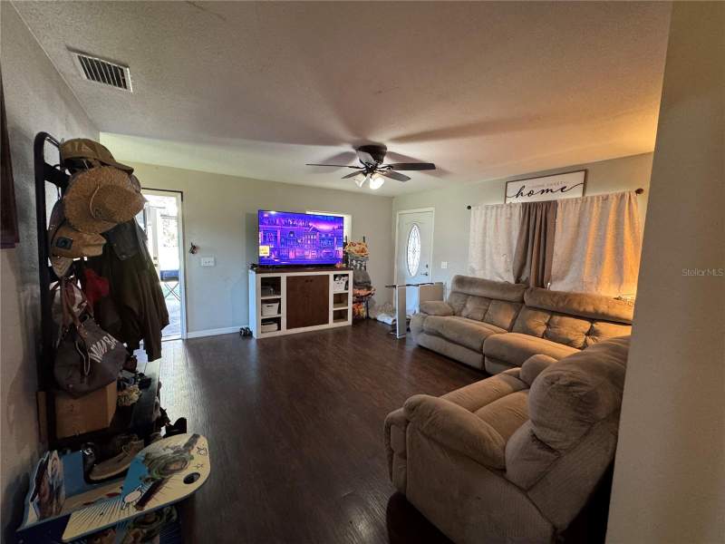 2 bedroom Single Family Residence at 113 Herrick Street, Lakedale Sub, Auburndale — photo 3