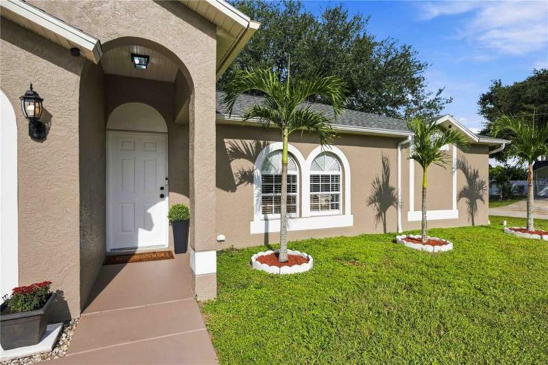 3 bedroom Single Family Residence at 7075 Coventry Terrace, Port Charlotte Sec 065, Englewood — photo 3
