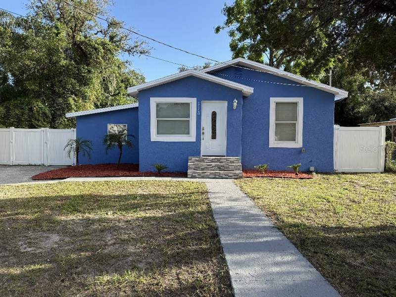 1110 W KNOLLWOOD STREET home for sale in Riviera