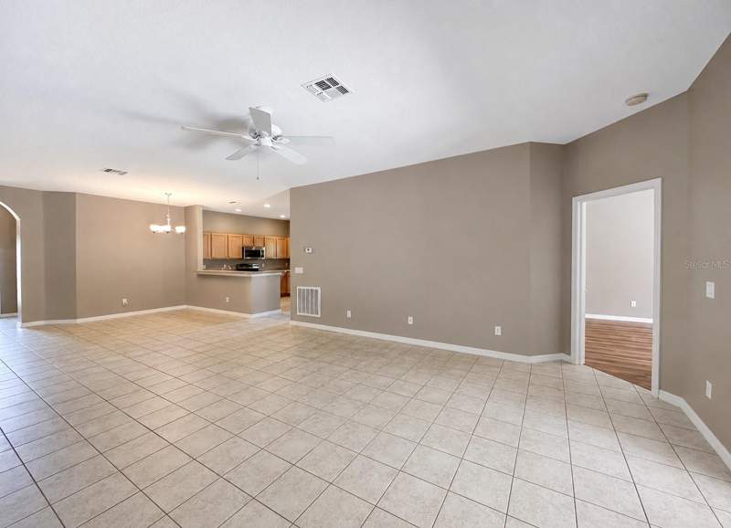 4 bedroom Single Family Residence at 336 MAGICAL WAY, MAGIC LANDINGS PH 2, KISSIMMEE — photo 4