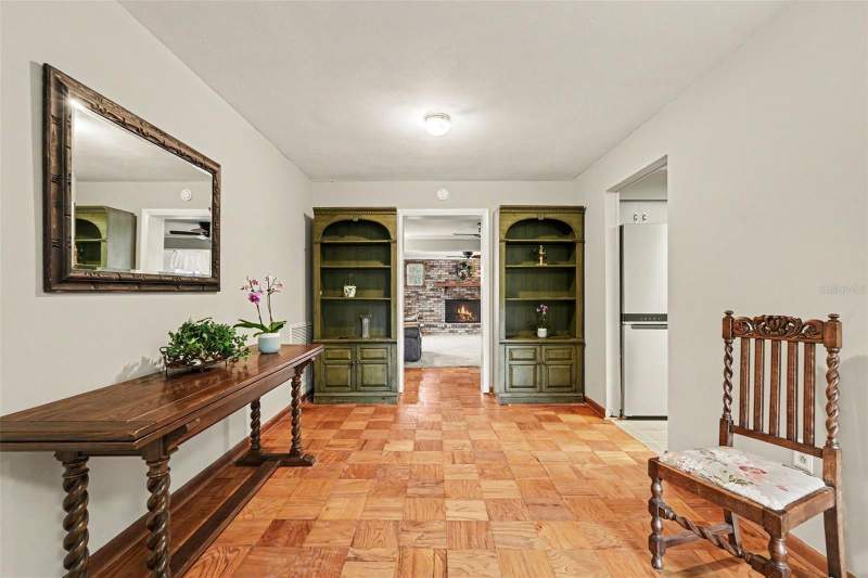 3 bedroom Single Family Residence at 10308 N Oakleaf Avenue, Golfland Of Tampas North Side, Tampa — photo 4