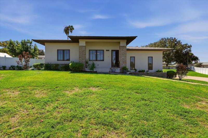 4 bedroom Single Family Residence at 3239 Summerland Hills Court, Summerland Hills, Lakeland — photo 2