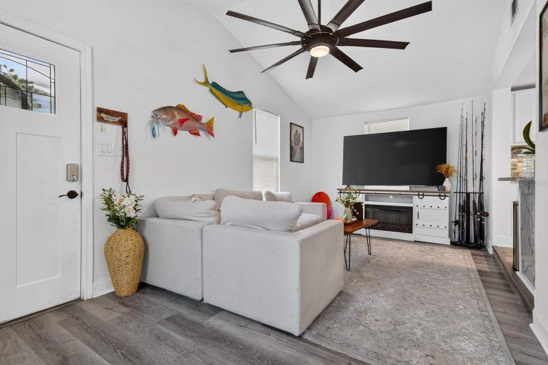 3 bedroom Single Family Residence at 4804 71st Street, Barcelo Park, St Petersburg — photo 4