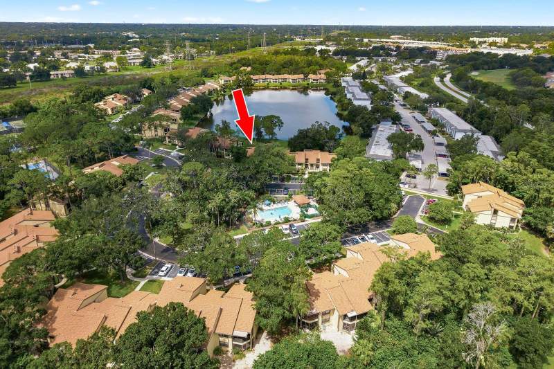 2 bedroom Condominium at 10 Woodlake Place, East Lake Woodlands Woodlake Run, Oldsmar — photo 2