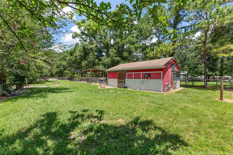 5 bedroom Single Family Residence at 16353 NW 130 Street, Williston, Williston — photo 2