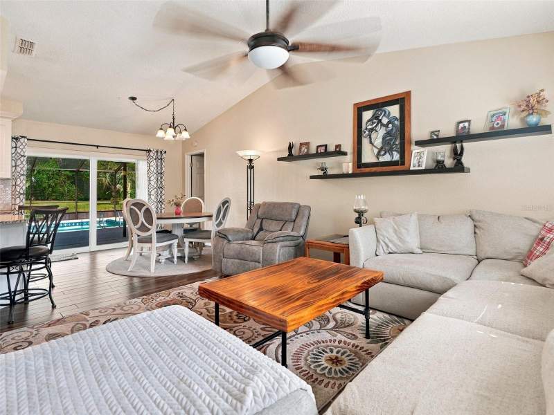 2 bedroom Single Family Residence at 13325 Barlington Street, Spring Hill, Spring Hill — photo 5