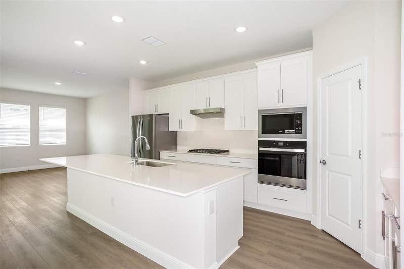 5 bedroom Single Family Residence at 33577 Twilight Sea Place, Pasadena Woods, Dade City — photo 2