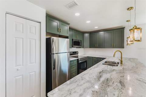 6254 Spinnaker Boulevard, Englewood FL - photo 8 of 34