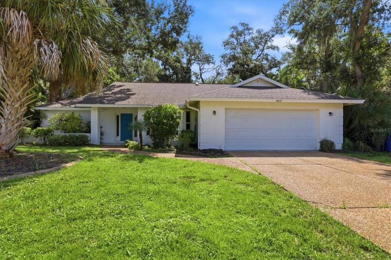 3 bedroom Single Family Residence at 4537 Chimney Creek Drive, Chimney Creek, Sarasota — photo 1