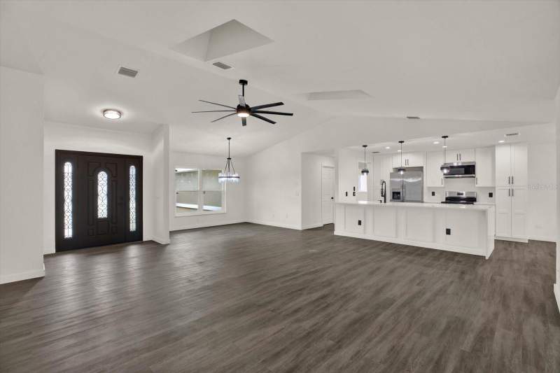 3 bedroom Single Family Residence at 12186 Lamont Drive, Spring Hill, Spring Hill — photo 2