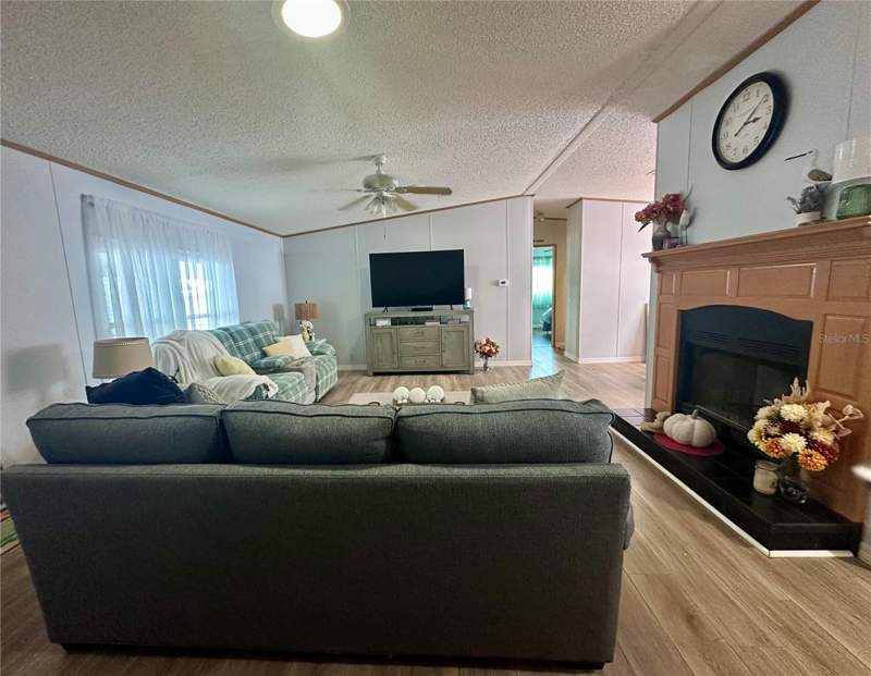 3 bedroom Manufactured Home at 1100 Belcher Road #33, Fairway Village Mobile Home Park Unrec, Largo — photo 3