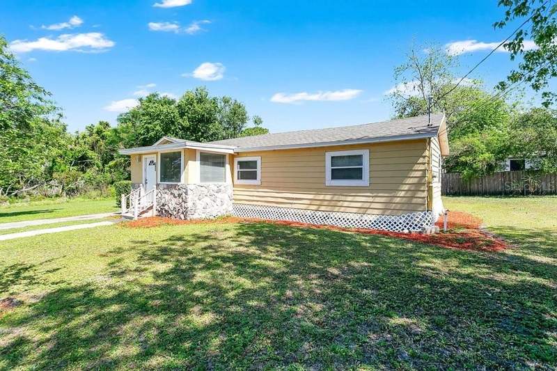 2 bedroom Single Family Residence at 595 3rd Street, Milton Square, Oviedo — photo 2