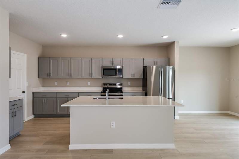 4 bedroom Single Family Residence at 33856 Noble Creek Place, Pasadena Woods, Dade City — photo 2