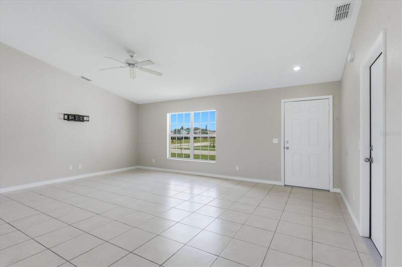 3 bedroom Single Family Residence at 7468 Michael Street, Port Charlotte Sec 064, Englewood — photo 3