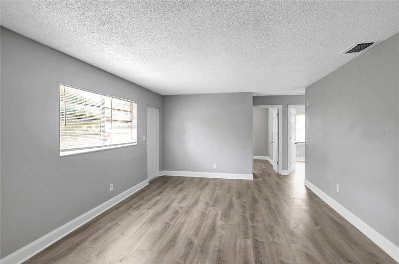 4 bedroom Single Family Residence at 1615 E Sitka Street, Fern Cliff, Tampa — photo 3