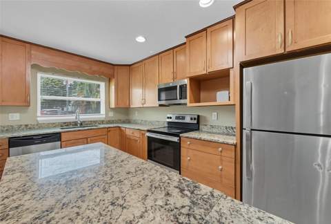 28042 Lois Drive, Tavares FL - photo 15 of 46