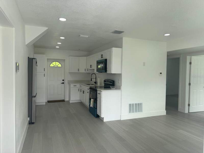 3 bedroom Single Family Residence at 2148 Catalina Drive, Lake Citrus Estates, Clearwater — photo 2