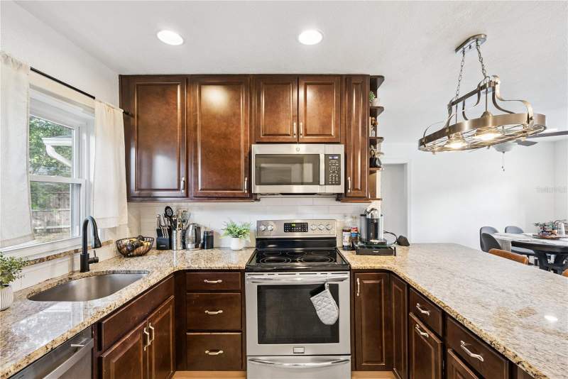 3 bedroom Single Family Residence at 1909 Fern Circle, Fern Court Sub, Orlando — photo 3