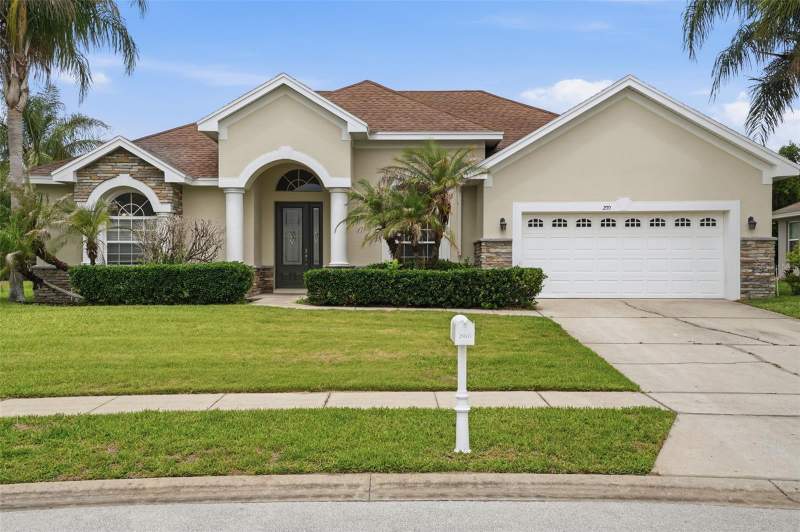 5 bedroom Single Family Residence at 200 Lake Arietta Court, Hills Arietta, Auburndale — photo 2