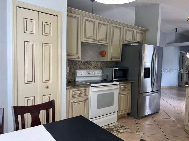 3 bedroom Single Family Residence at 4125 Hampshire Village Court, South Goldenrod Pines, Orlando — photo 4