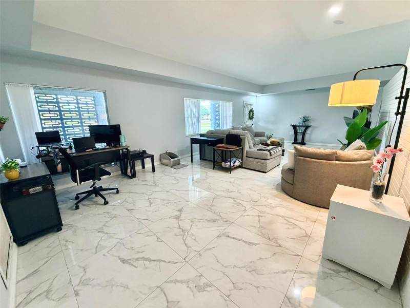 4 bedroom Single Family Residence at 6004 Memorial Highway, Bay Crest Park Unit 14, Tampa — photo 3